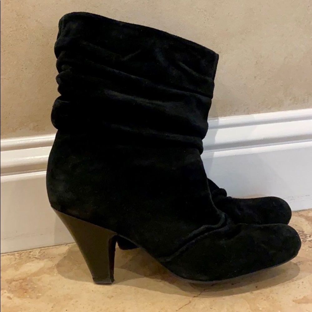 Ruched booties with heel